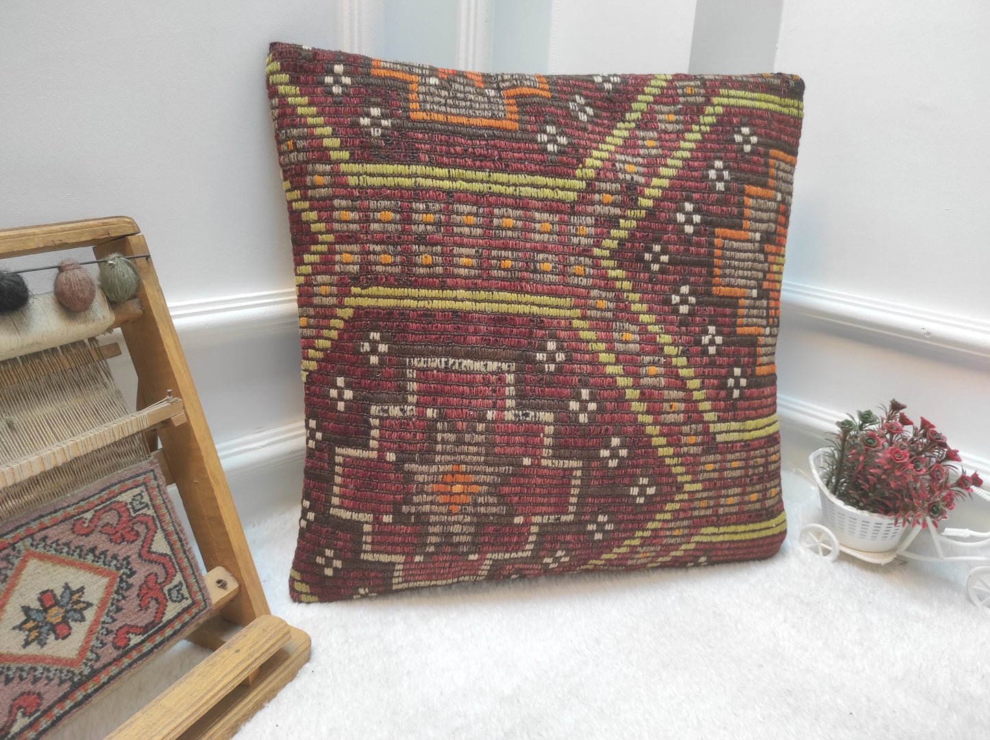 Handmade Kilim Pillow Cover: Upcycled Woven Rug, Bohemian Decor (50x50 cm)