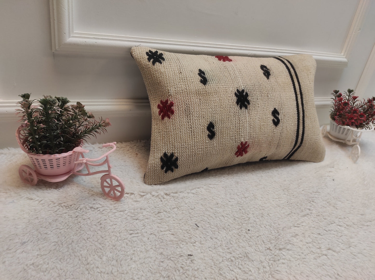 Handmade Kilim Pillow Cover: White Bohemian Lumbar Pillow (12x20 in)