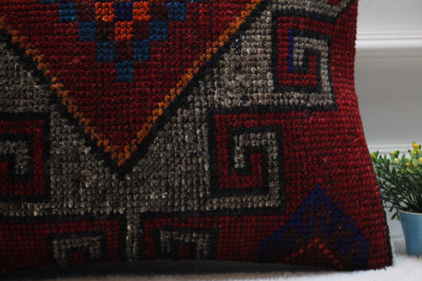 Handmade Geometric Kilim Pillow Cover: Organic Wool Lumbar Pillow (16x24 in)
