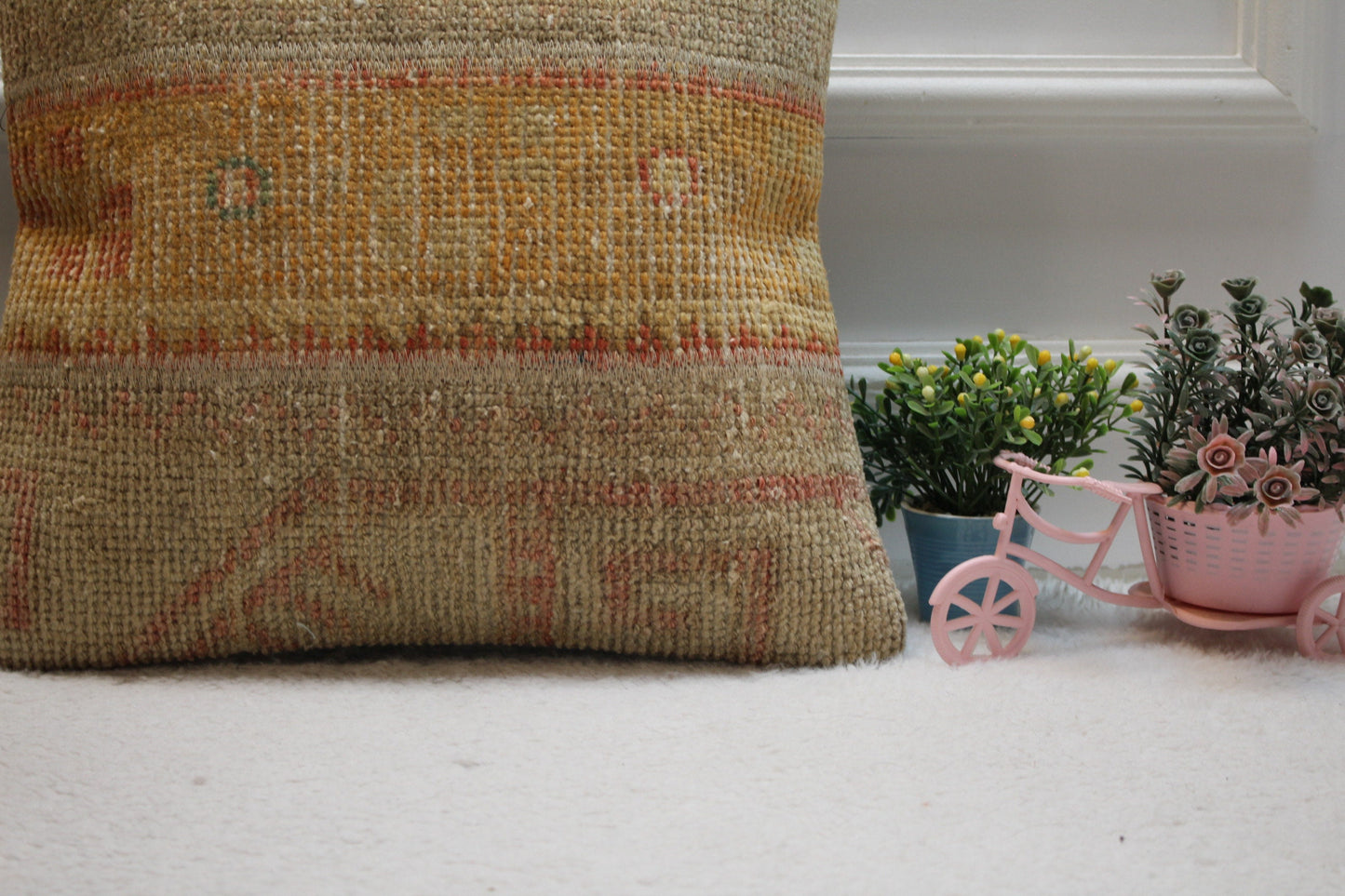 Handmade Beige Turkish Rug Pillow Cover: Vintage Woven Wool (16x16 in)