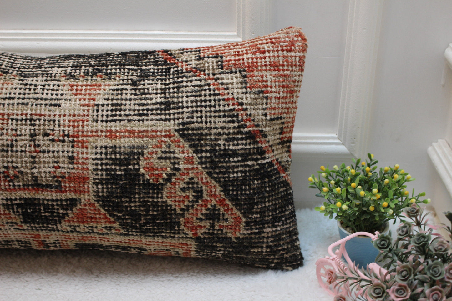 Handmade Black and Red Turkish Rug Lumbar Pillow Cover (12x24 in)