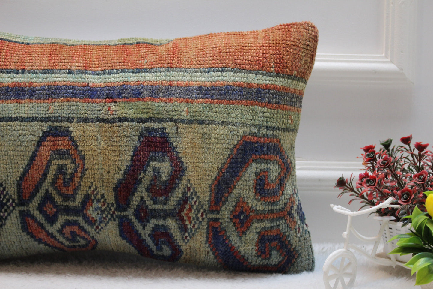 Ethnic Turkish Rug Lumbar Pillow Cover: Vintage Wool Pillow Case (12x20 in)