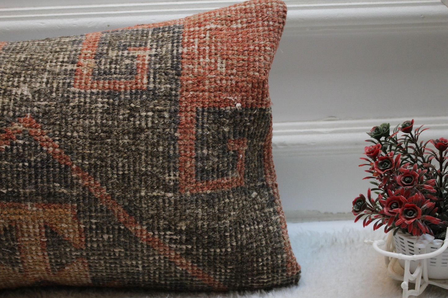 Handwoven Wool Lumbar Pillow Cover: Vintage Turkish Kilim (12 x 20 in)