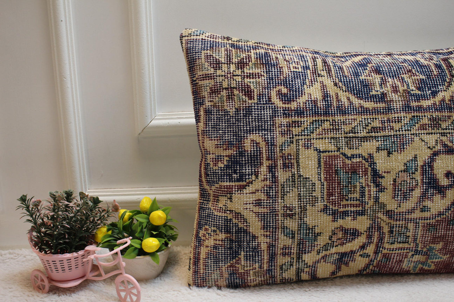 Floral Kilim Pillow Cover: Vintage Turkish Rug, Handmade Wool (16x24 Inc)