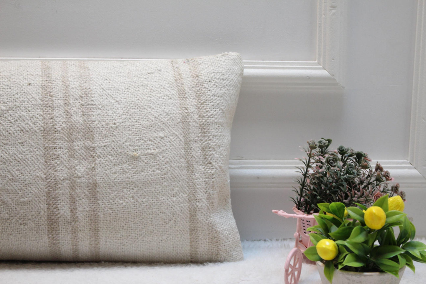 Handmade White Kilim Lumbar Pillow Cover: Bohemian Decor (12x24 in)
