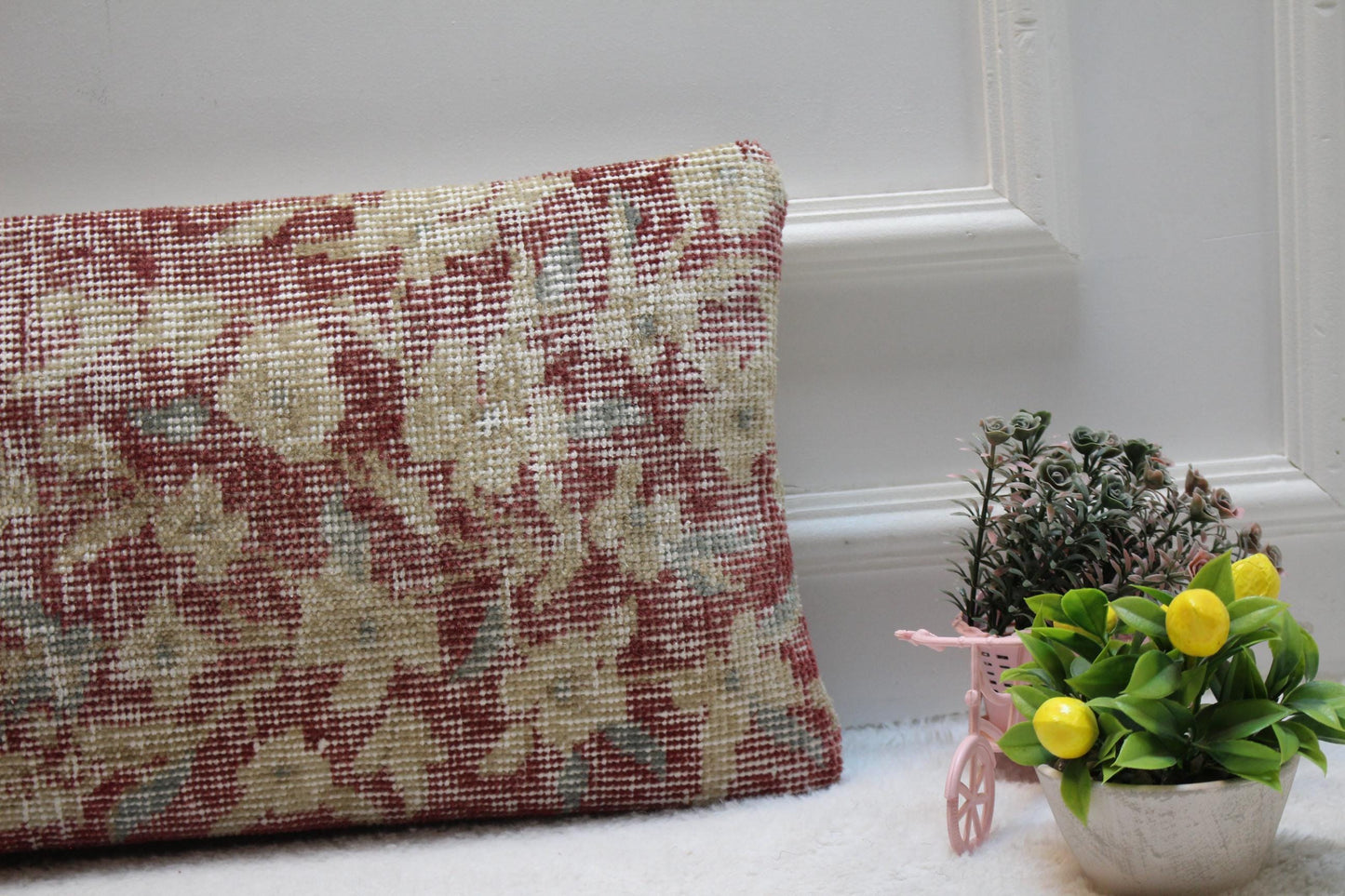 Floral Kilim Lumbar Pillow Cover: Organic Wool Turkish Rug (12x24 in)