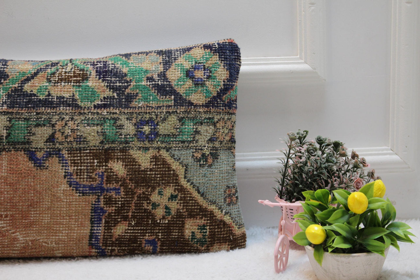 Vintage Turkish Rug Pillow Cover: Boho Lumbar Organic Wool Pillow (12X24 inc.)