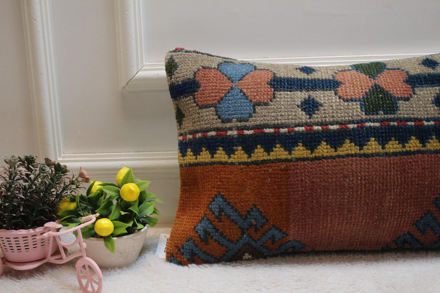 Handmade Floral Kilim Pillow Cover: Organic Wool Lumbar Pillow (12x20 in)