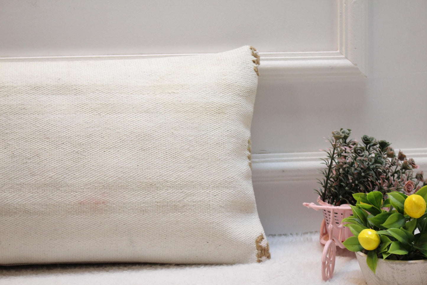 Handmade White Kilim Pillow Cover: Upcycled Woven Rug, 12x24 inch