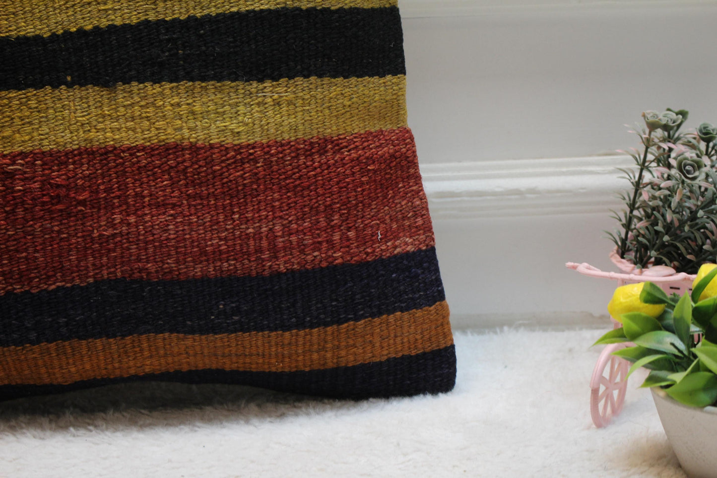Handmade Kilim Pillow Cover: Boho Home Decor (16x16 inc)