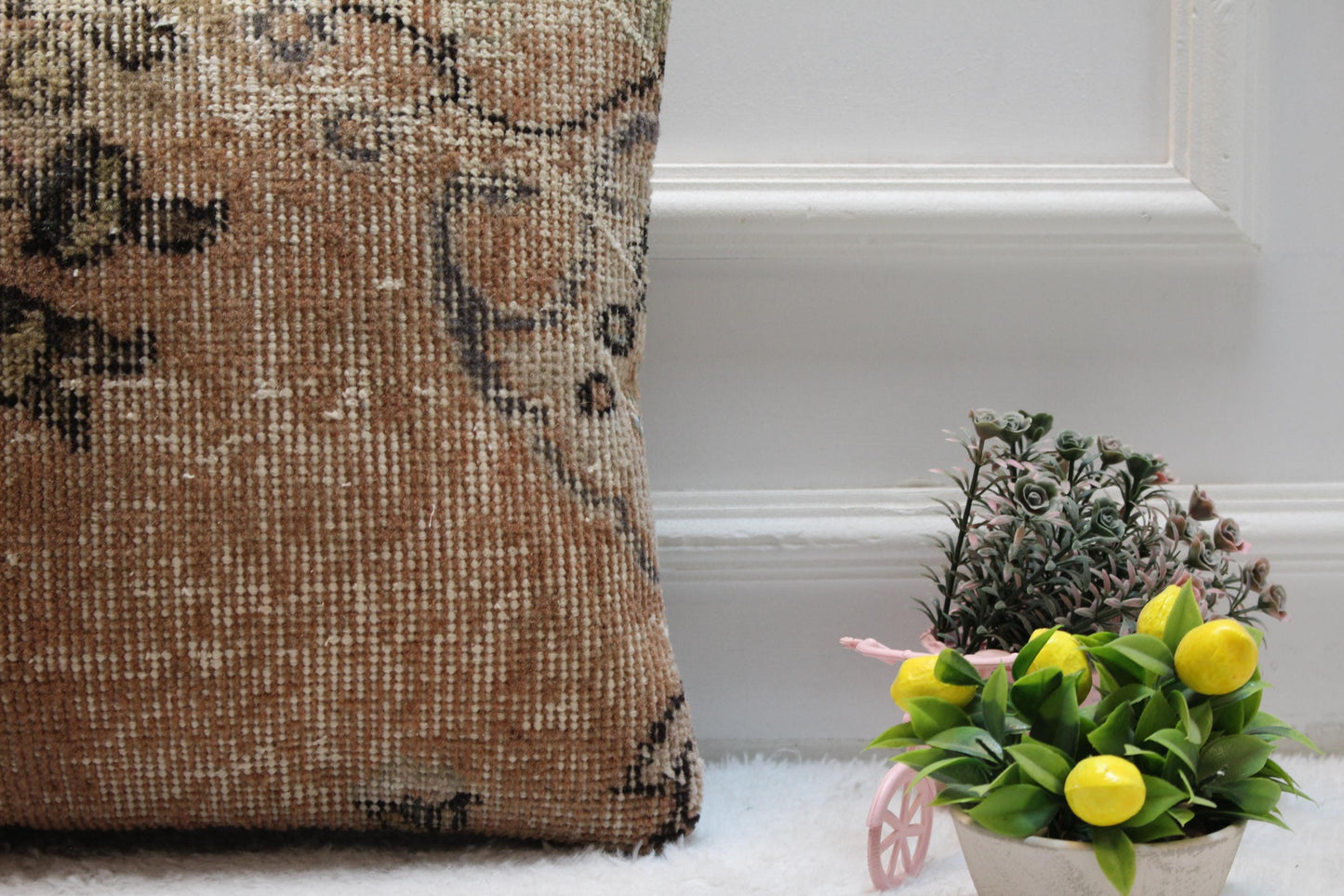 Floral Turkish Rug Pillow Cover: Vintage Wool Throw Pillow (16x16 in)