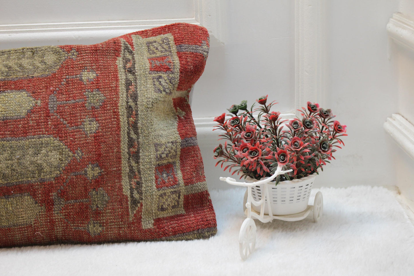 Vintage Turkish Rug Lumbar Pillow: Rustic Red & Beige Accent (12x36 inch)