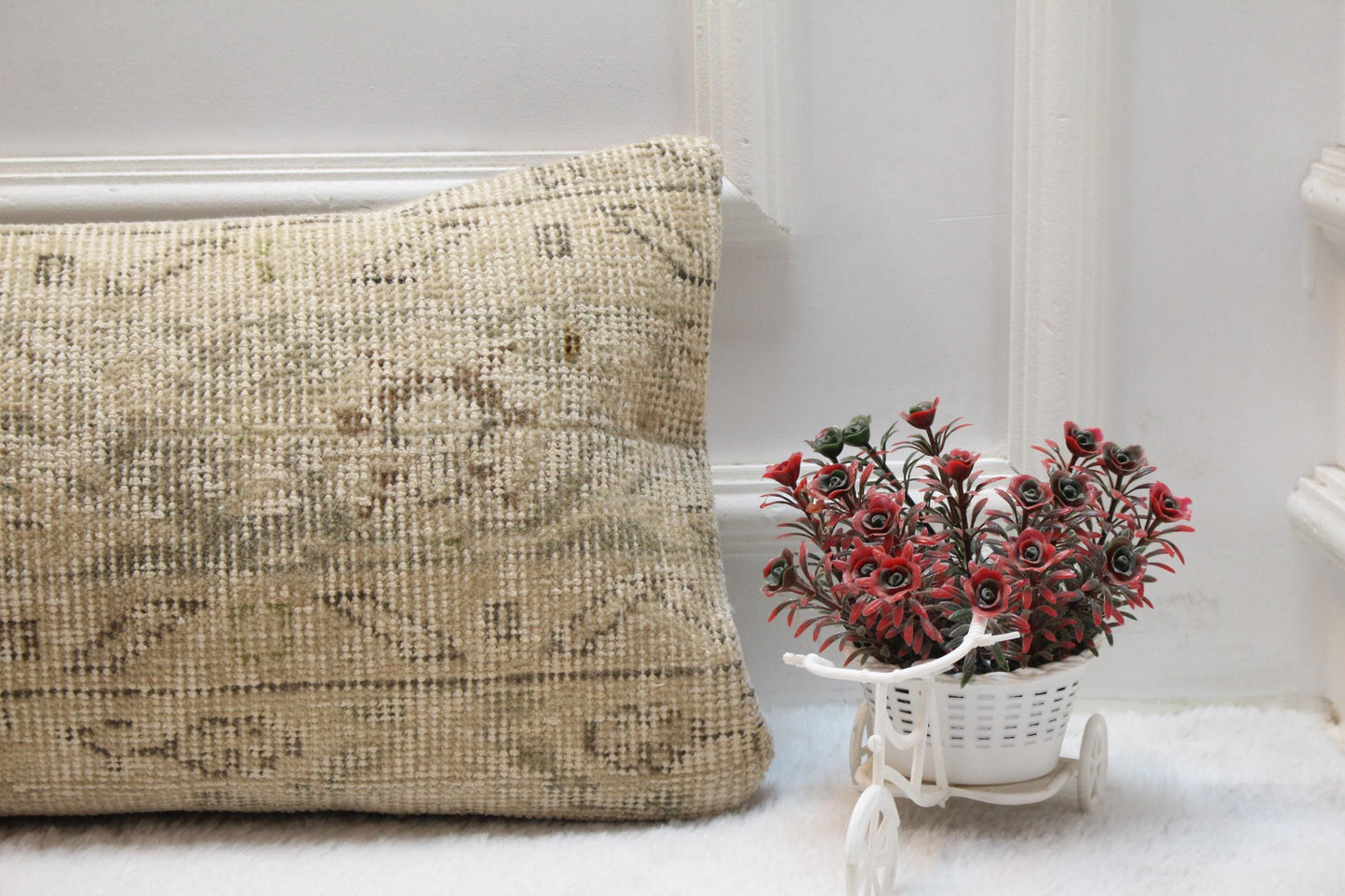 Cream Turkish Rug Lumbar Pillow Cover: Neutral Boho Decor (12x36 inch)