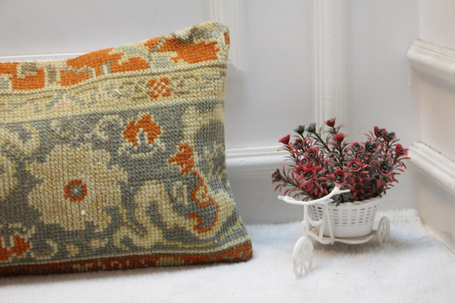 Handmade Turkish Rug Lumbar Pillow Cover: Floral Boho Decor (12x36 in)