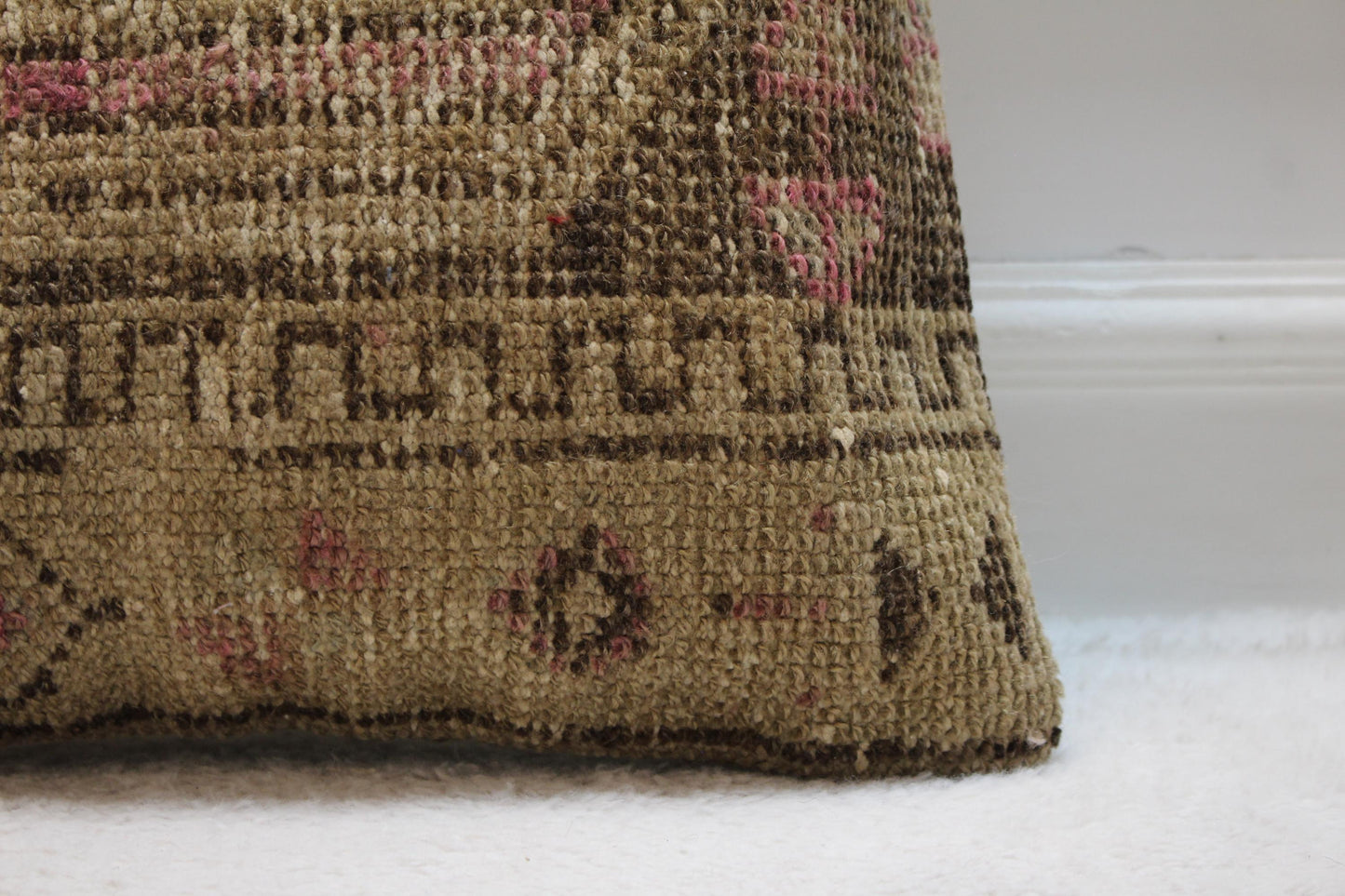 Handmade Brown Kilim Pillow Cover: Boho Home Decor (16x16 inc)
