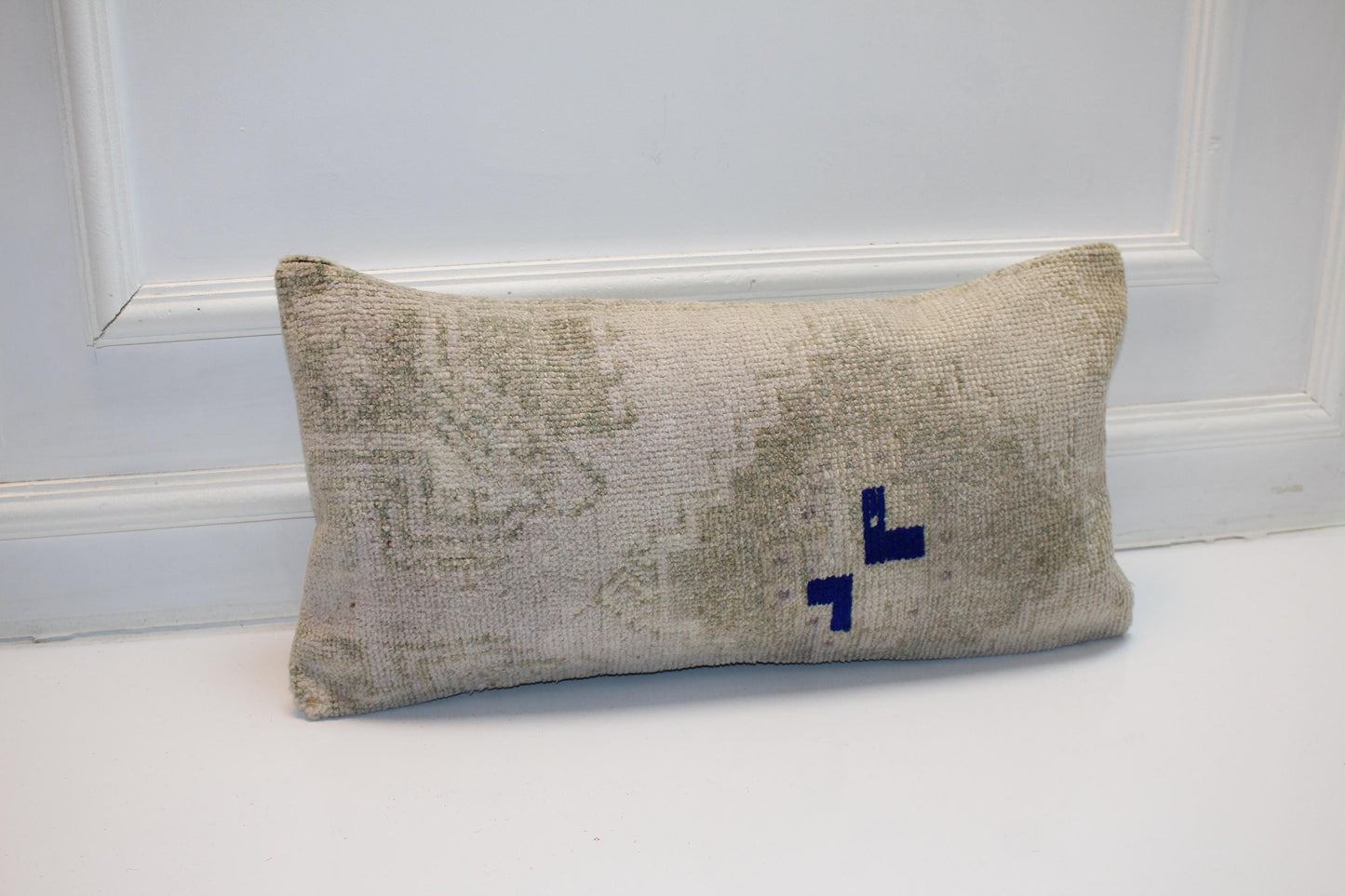 Handmade Turkish Kilim Pillow Cover, Beige Sage Woven Rug Cushion (12x24 inch)