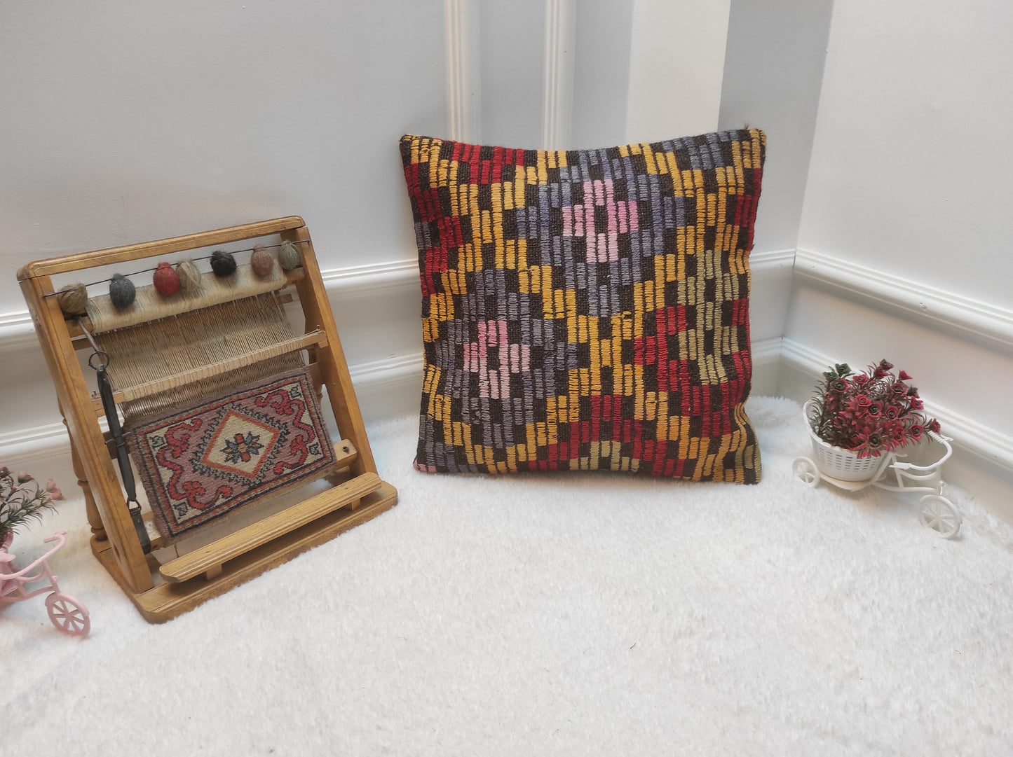 Handwoven Kilim Pillow Cover: Bohemian Rug Pillow (18x18 inch)