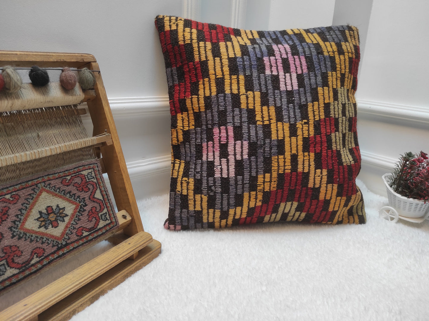 Handwoven Kilim Pillow Cover: Bohemian Rug Pillow (18x18 inch)