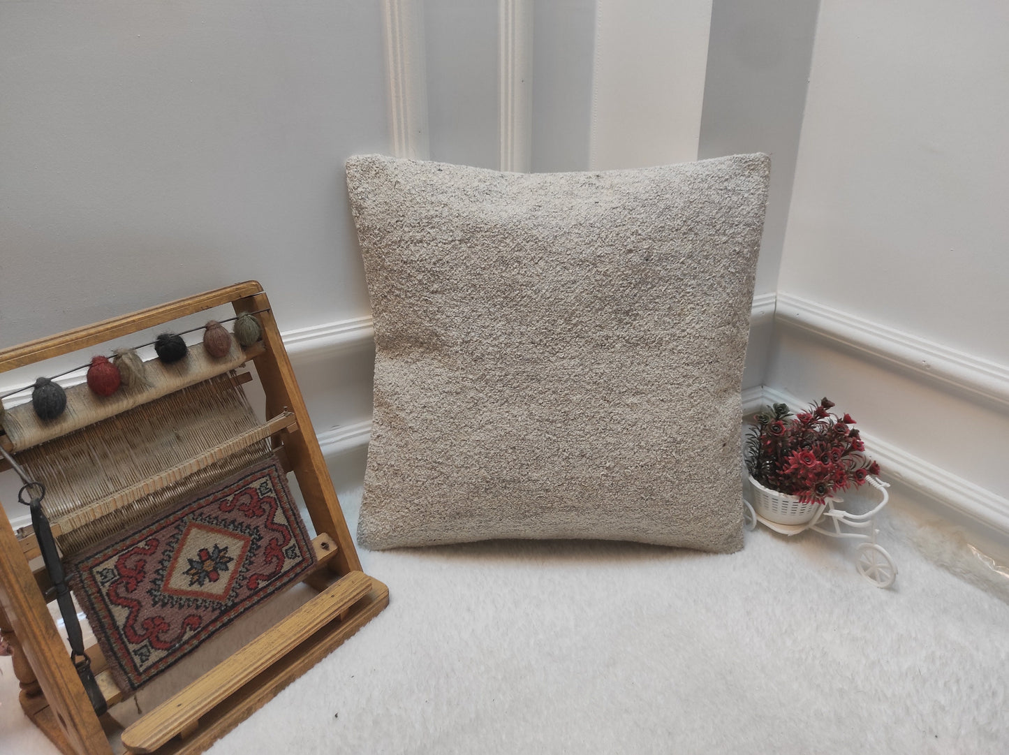 Handmade White Kilim Pillow Cover: Upcycled Turkish Rug, 18x18