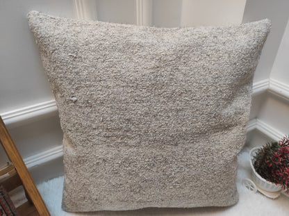Handmade White Kilim Pillow Cover: Bohemian Decor (18x18 inc)