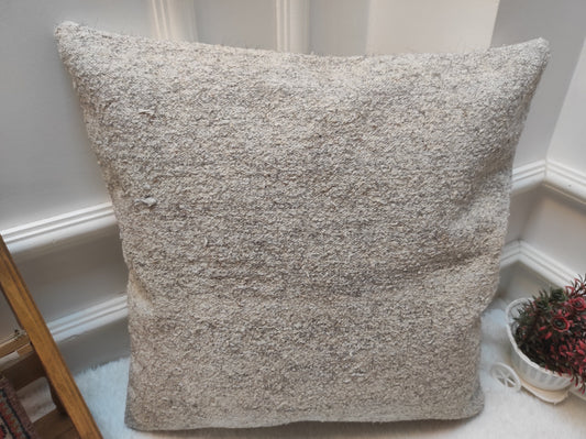 Handmade White Kilim Pillow Cover: Bohemian Decor (18x18 inc)