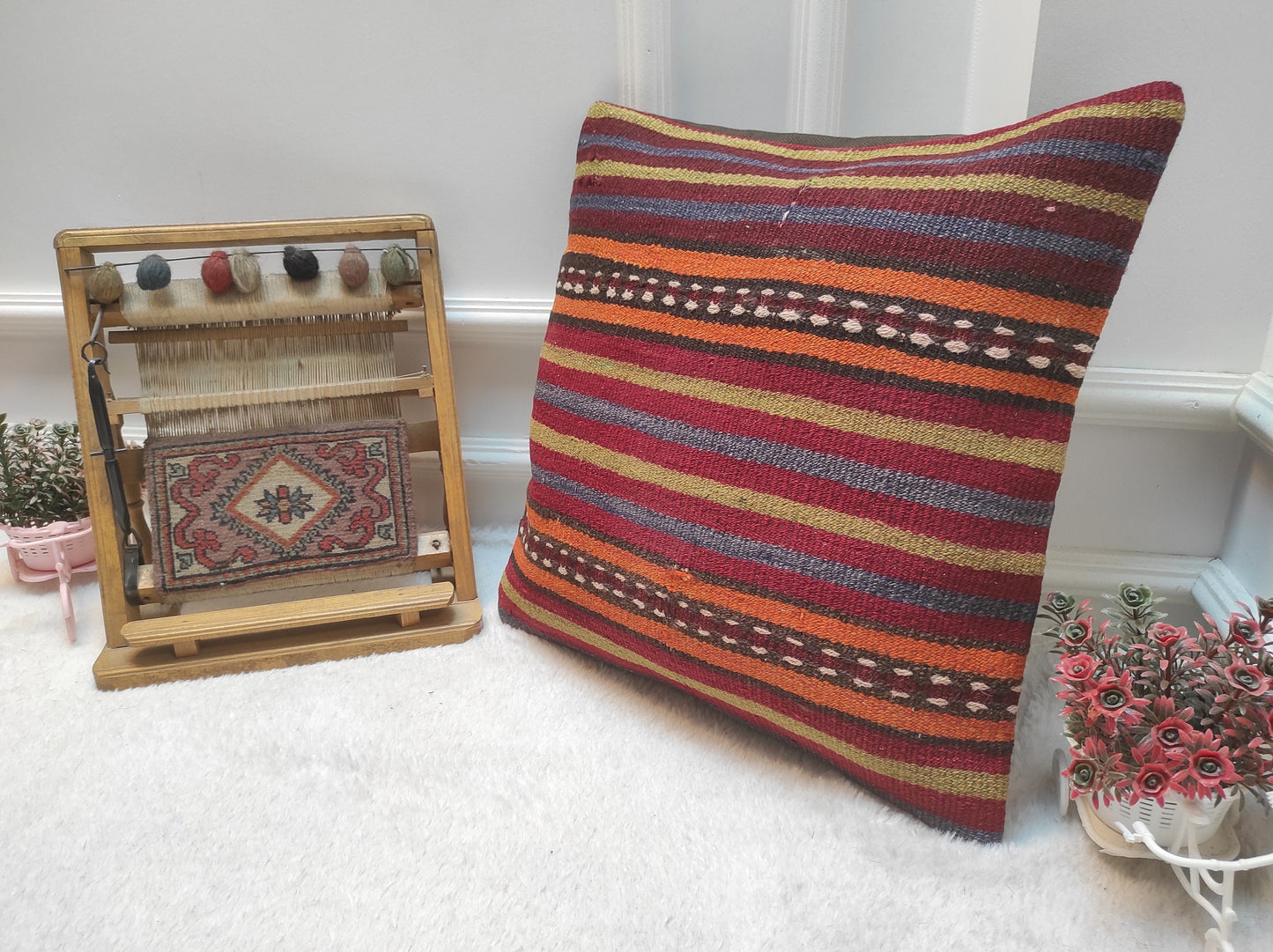 Handmade Kilim Pillow Cover: Upcycled Woven Rug, Bohemian Decor (45x45 cm)