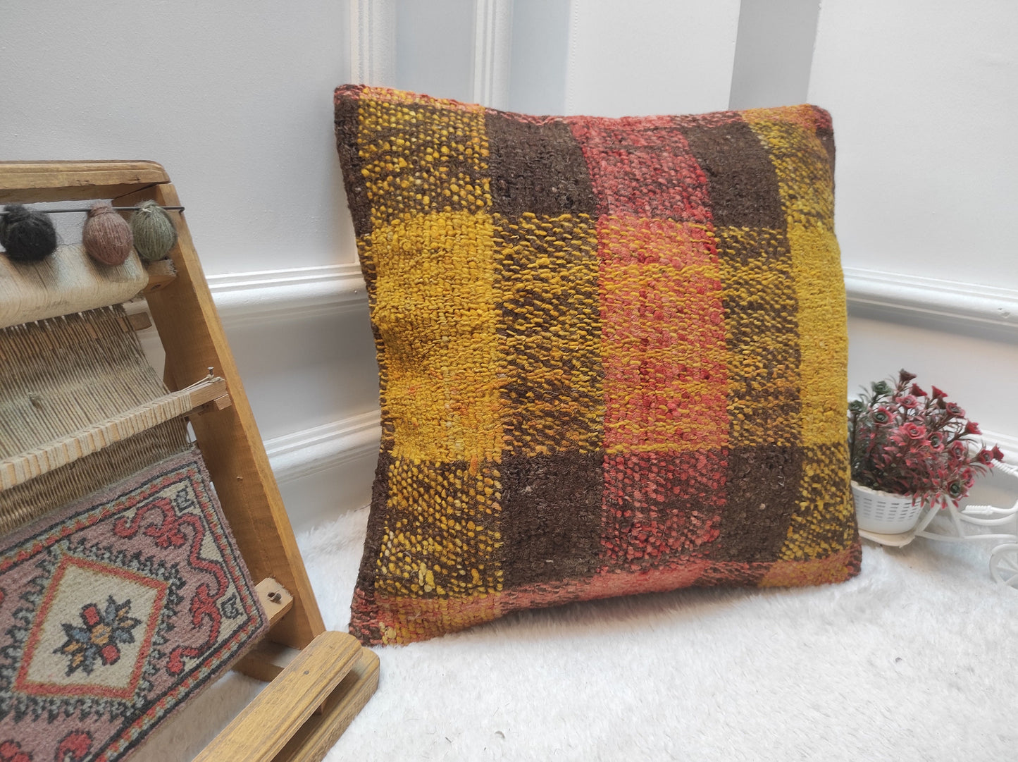 Handwoven Kilim Pillow Cover: Rustic Ethnic Wool Pillow (18x18 inch)
