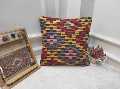 Handwoven Kilim Pillow Cover: Bohemian Rug Pillow (18x18 inc.)