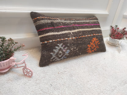 Handmade Kilim Pillow Cover: Black Bohemian Woven Rug (30x50cm)