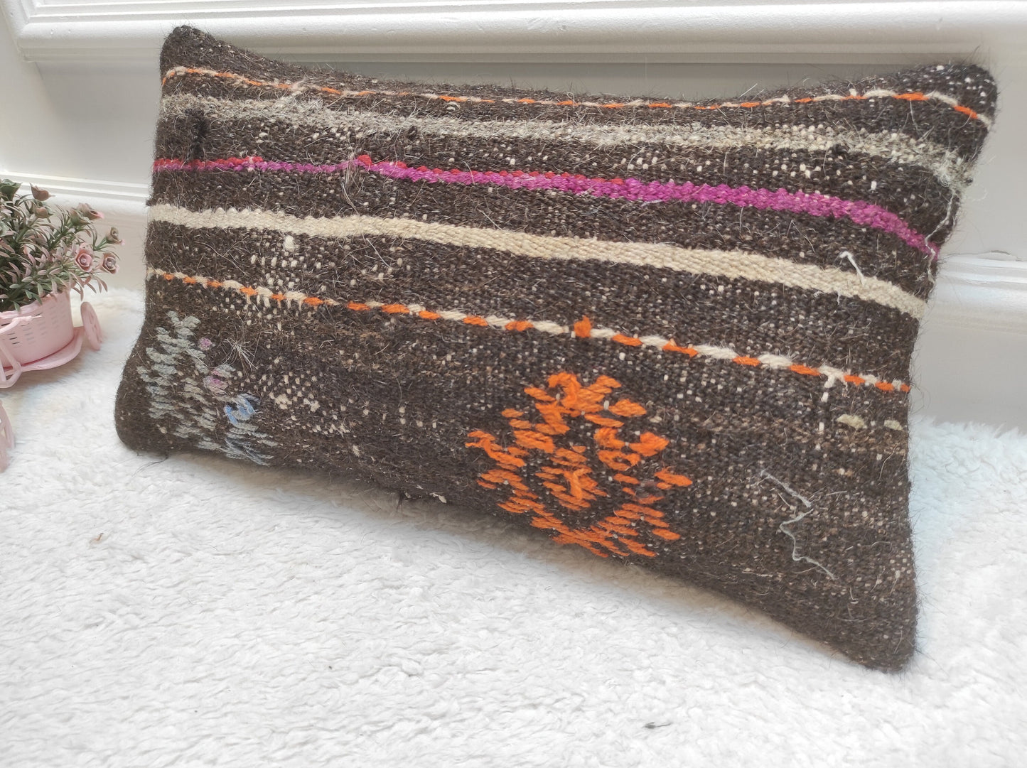 Handmade Kilim Pillow Cover: Black Bohemian Woven Rug (30x50cm)