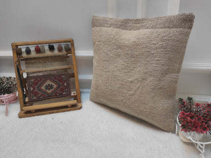 Handmade White Kilim Pillow Cover: Bohemian Rug Pillow (18x18 inc)