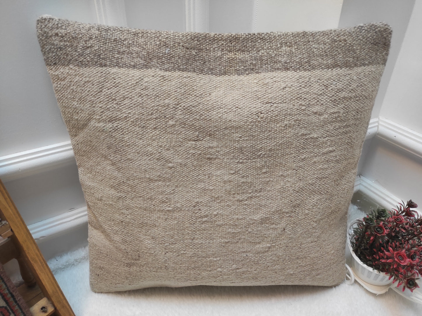 Handmade White Kilim Pillow Cover: Bohemian Rug Pillow (18x18 inc)