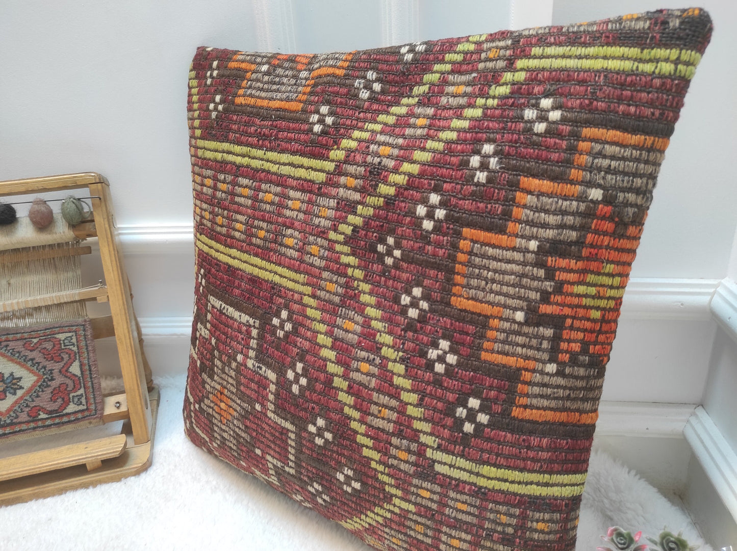 Handmade Kilim Pillow Cover: Upcycled Woven Rug, Bohemian Decor (50x50 cm)