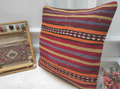 Handmade Kilim Pillow Cover: Upcycled Woven Rug, Bohemian Decor (45x45 cm)