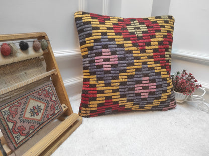 Handwoven Kilim Pillow Cover: Bohemian Rug Pillow (18x18 inc.)