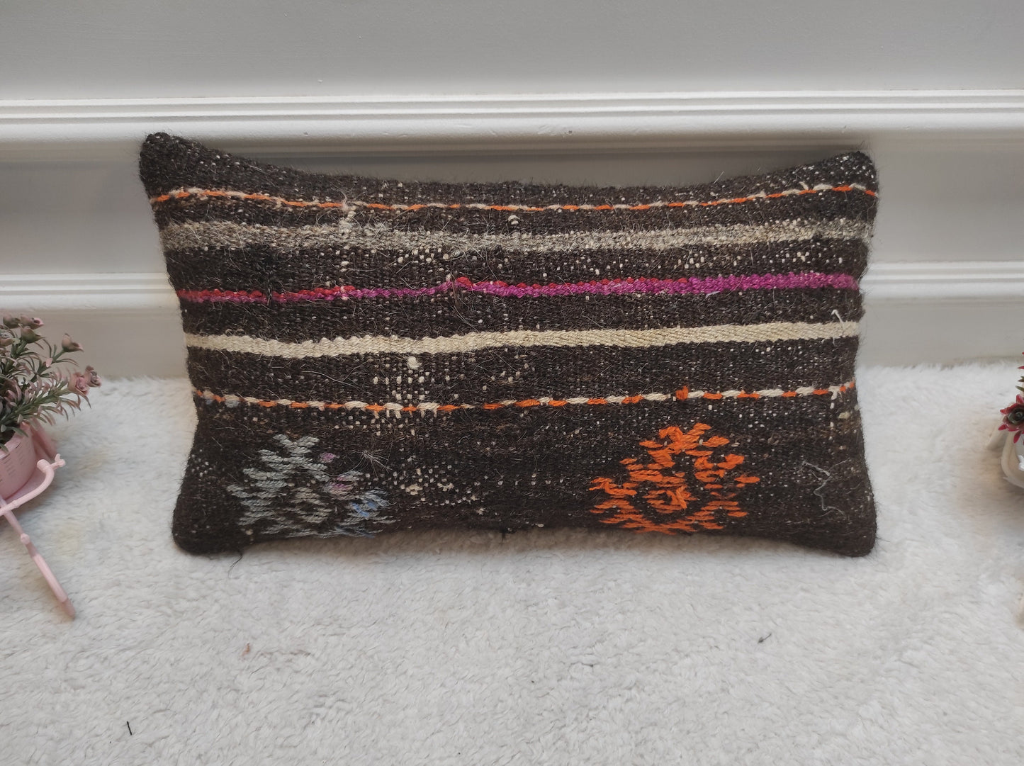 Handmade Kilim Pillow Cover: Black Bohemian Woven Rug (30x50cm)