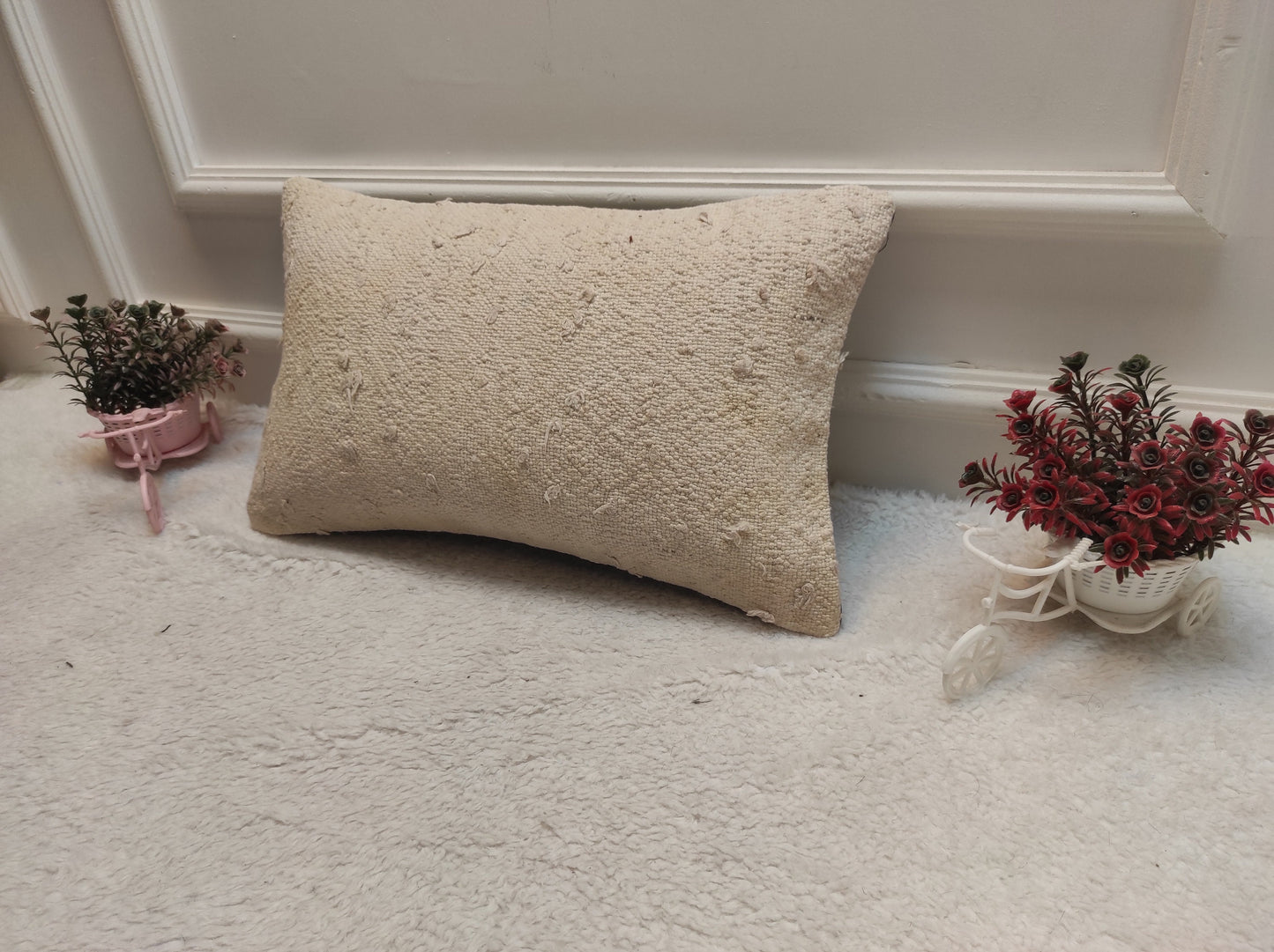 Handmade Kilim Pillow Cover: Upcycled Woven Rug, White (12x20 inc.)