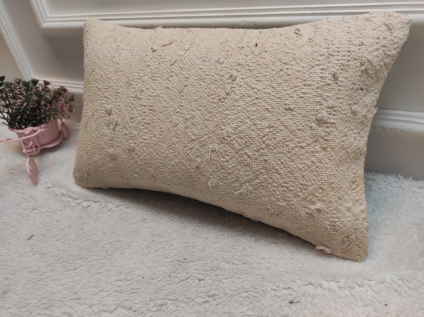 Handmade Kilim Pillow Cover: Upcycled Woven Rug, White (12x20 inc.)
