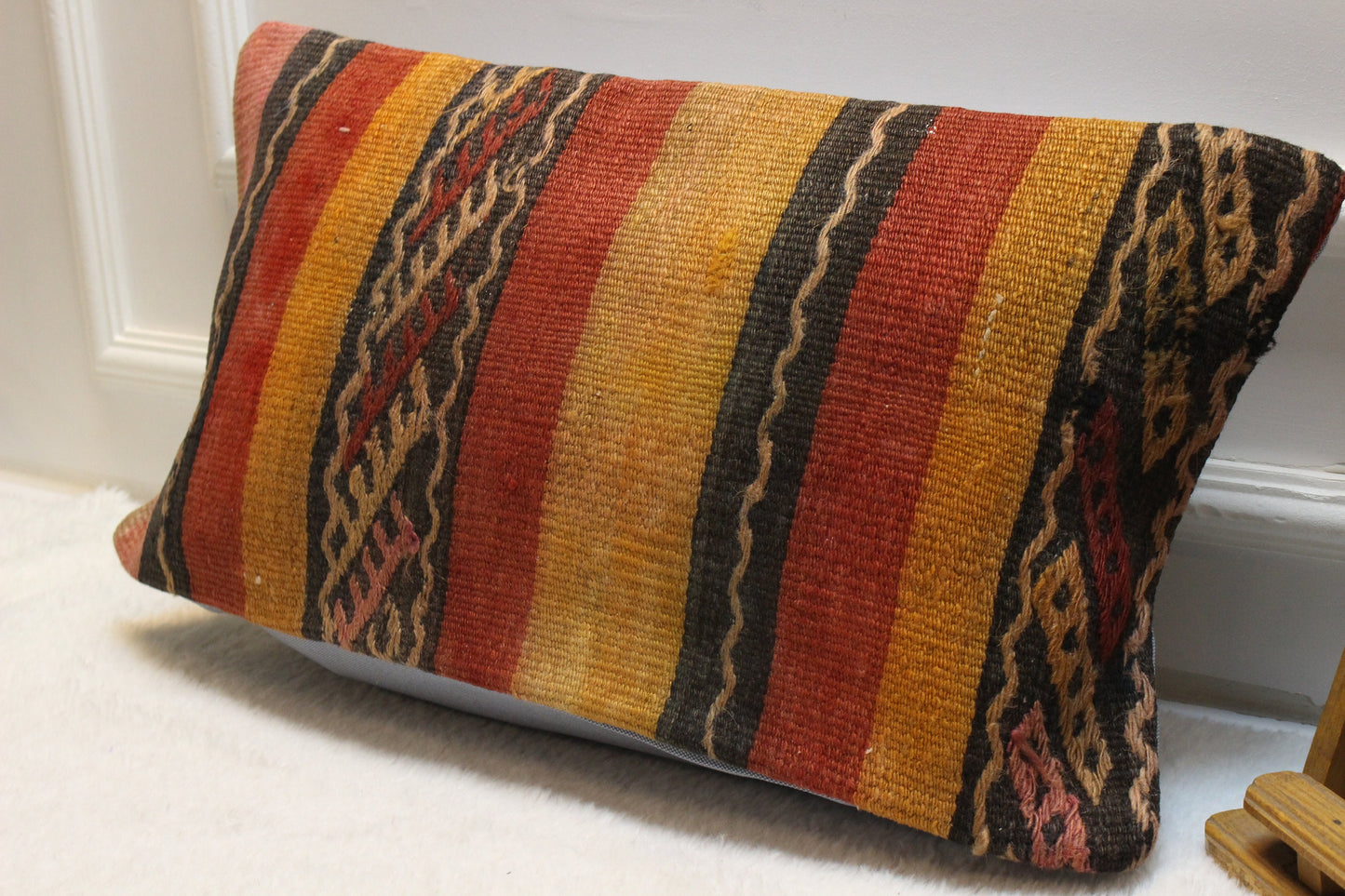 Handmade Kilim Pillow Cover: Upcycled Woven Rug, Bohemian Decor (30x60cm)