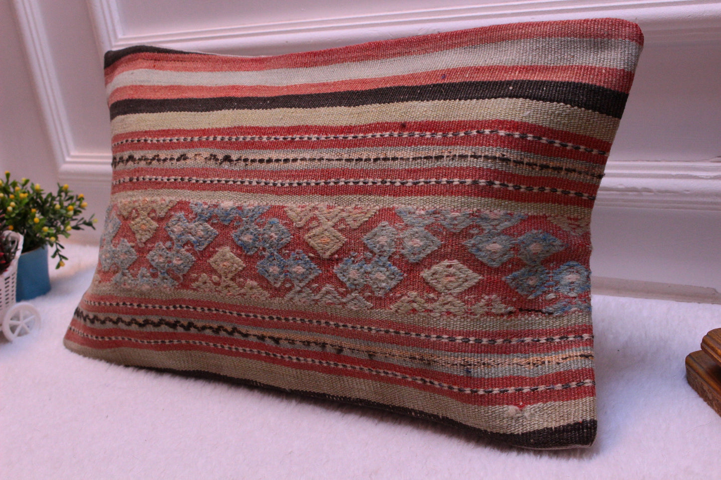 Turkish Kilim Lumbar Pillow Cover: Boho Organic Wool (12x24 inc)