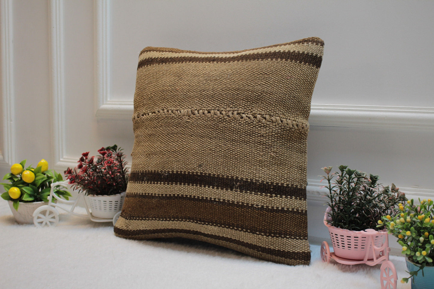 Handmade Kilim Pillow Cover: Vintage Turkish Wool, 16x16 inch