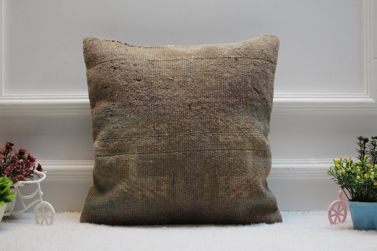 Vintage Turkish Rug Pillow Cover: 16x16 Organic Wool Kilim