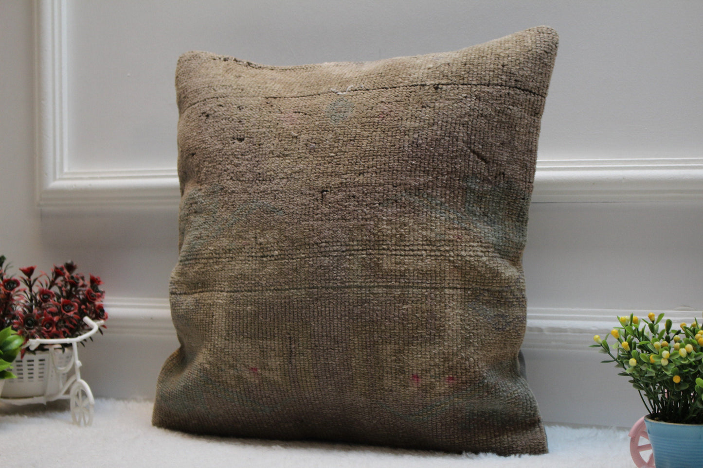 Vintage Turkish Rug Pillow Cover: 16x16 Organic Wool Kilim