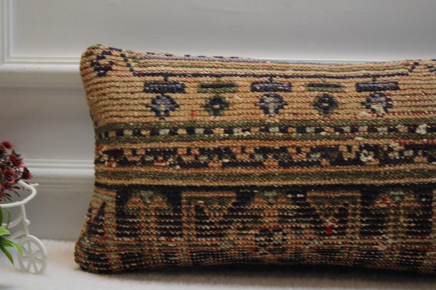 Handmade Lumbar Kilim Pillow Cover: Upcycled Woven Rug, 12x24 inch