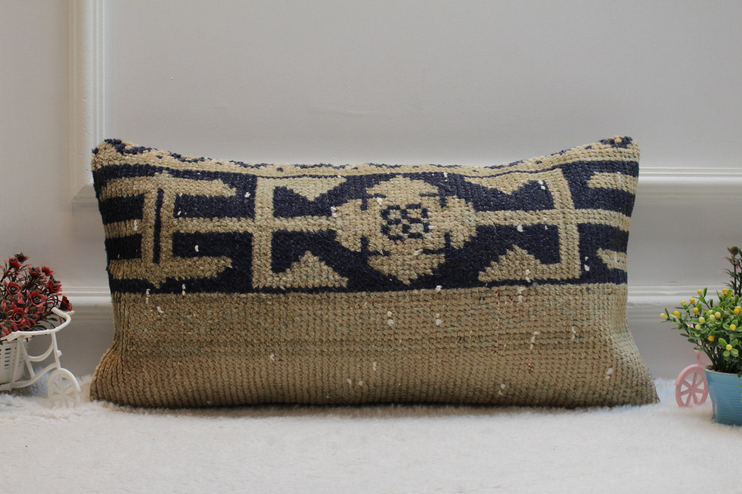 Vintage Turkish Rug Lumbar Pillow Cover: Handmade Wool Kilim (12x24 in)