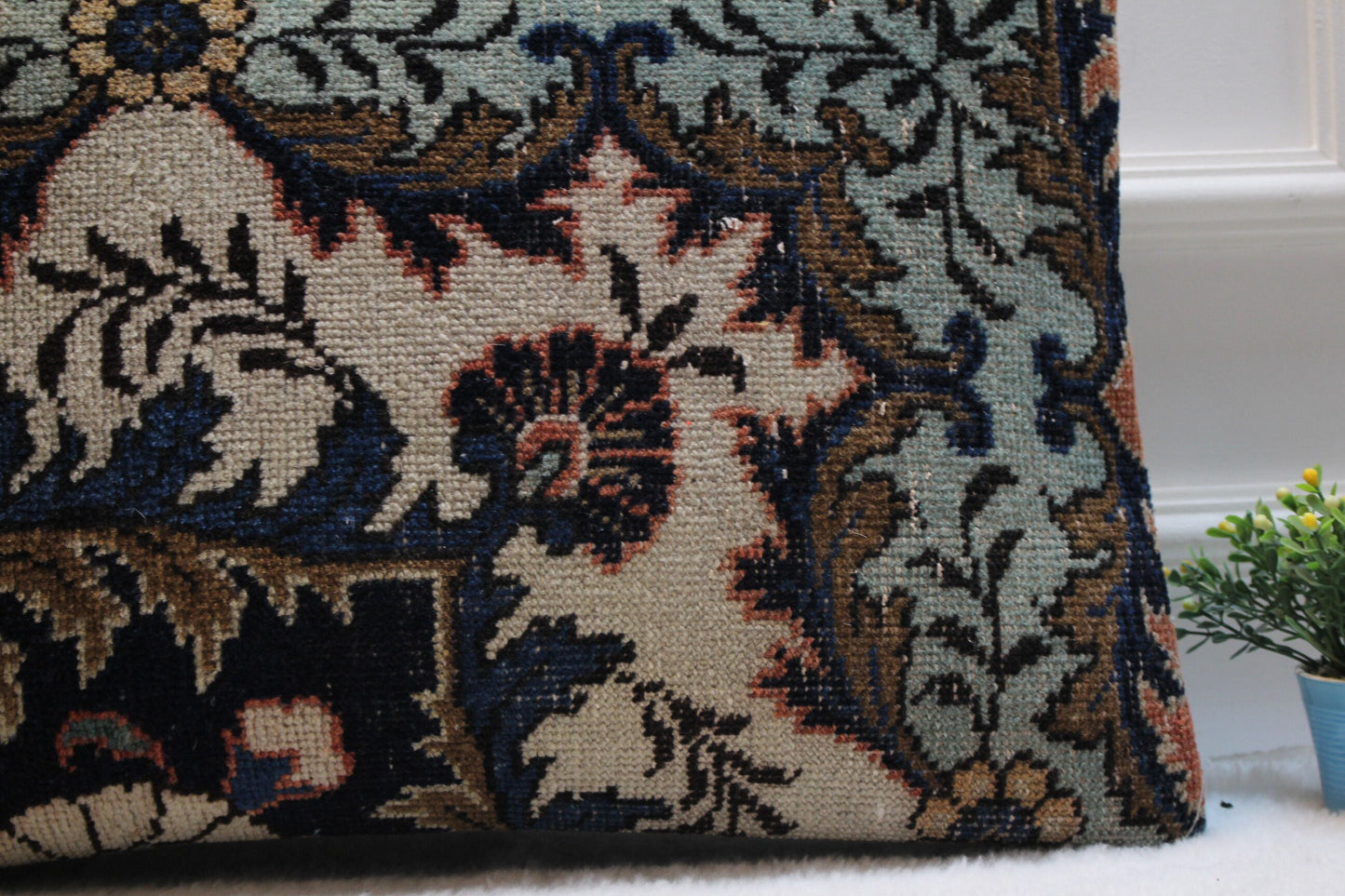 Handmade Floral Kilim Lumbar Pillow Cover: Upcycled Turkish Rug, 16x24 inch