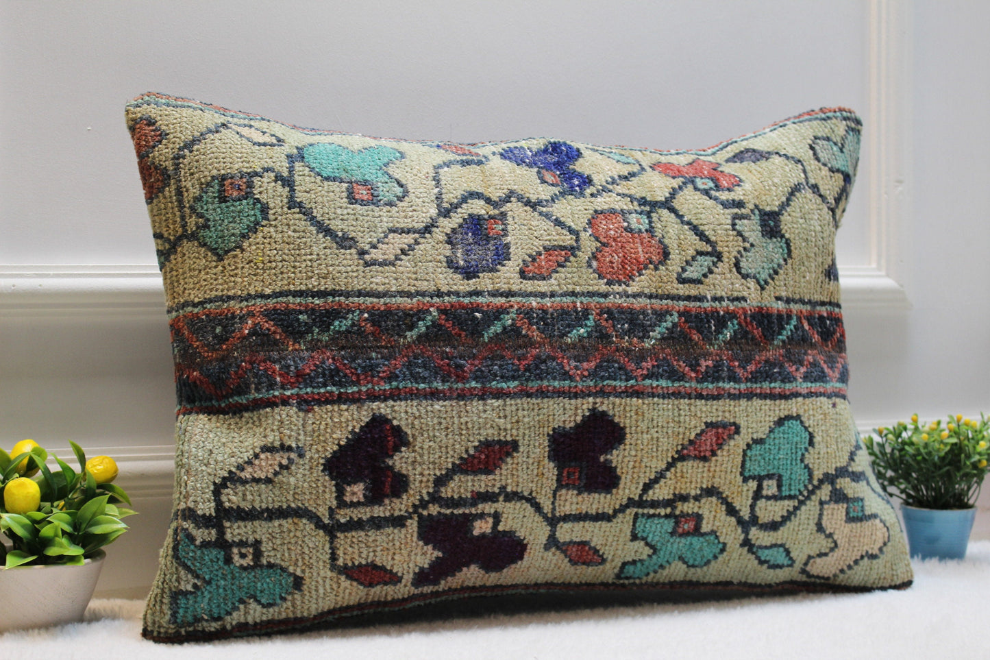 Floral Kilim Pillow Cover (16x24 in): Organic Wool Turkish Rug, Boho Decor