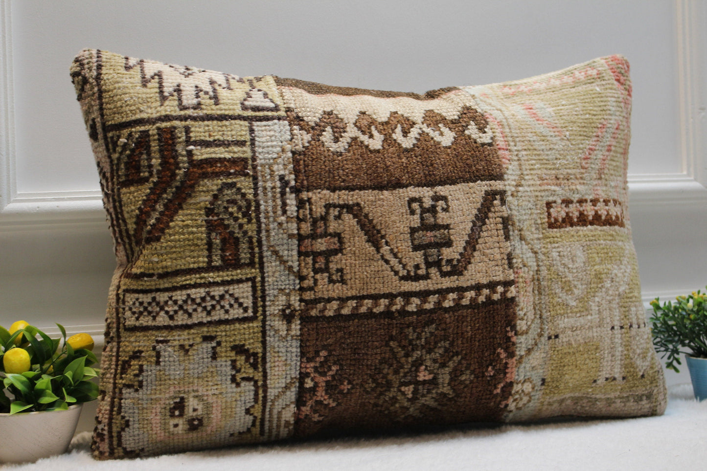 Handmade Kilim Pillow Cover: Upcycled Woven Wool, Oriental Design (16x24 inch)