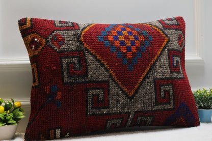 Handmade Geometric Kilim Pillow Cover: Organic Wool Lumbar Pillow (16x24 in)