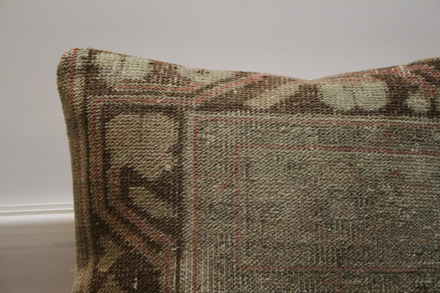 Handmade Turkish Rug Pillow Cover: Vintage Kilim, 16x16 inch